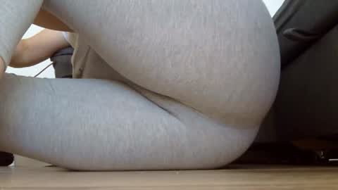 Snapshot of wet_pants2022 chatting on 09.17.25 wet_pants2022 online show from 09.17.25