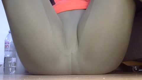 Snapshot of wet_pants2022 chatting on 09.23.25 wet_pants2022 online show from 09.23.25