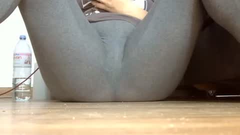 Snapshot of wet_pants2022 chatting on 10.22.25 wet_pants2022 online show from 10.22.25