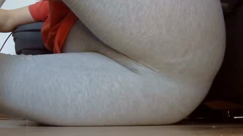 Snapshot of wet_pants2022 chatting on 11.19.25 wet_pants2022 online show from 11.19.25