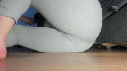 wet_pants2022 online show from 02.26.26