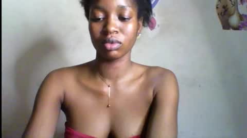 Snapshot of wet_pussy200 chatting on 11.07.25 Bella online show from 11.07.25