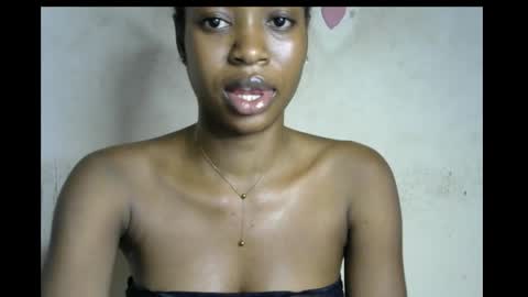 Snapshot of wet_pussy200 chatting on 11.15.25 Bella online show from 11.15.25