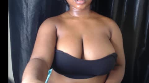 Snapshot of wet_xxpussy55 chatting on 12.14.25 Sonia online show from 12.14.25