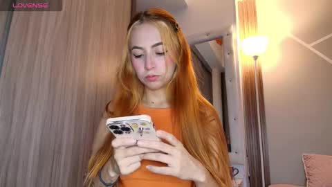 Mia and Dylan online show from 11.09.25