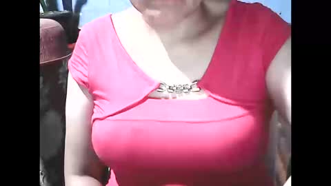 Snapshot of wethornypussy4u chatting on 12.18.25 wethornypussy4u online show from 12.18.25