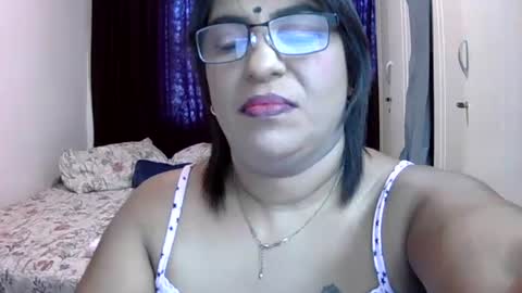 Snapshot of wetindian1971 chatting on 02.09.26 kavita online show from 02.09.26