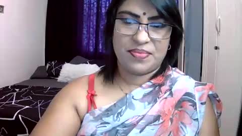 Snapshot of wetindian1971 chatting on 02.18.26 kavita online show from 02.18.26