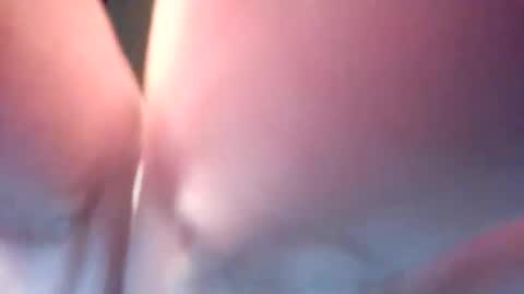 Snapshot of wetkyliecreams chatting on 01.06.25 Kylie online show from 01.06.25