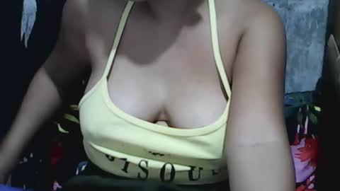 Snapshot of wettyhottie69 chatting on 10.29.25 wettyhottie69 online show from 10.29.25