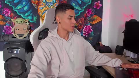 Snapshot of wexx_ chatting on 12.23.24 wex online show from 12.23.24