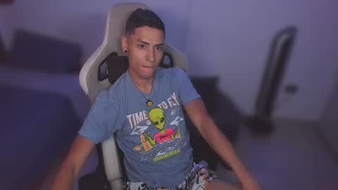 Snapshot of wexx_ chatting on 10.16.25 wex online show from 10.16.25