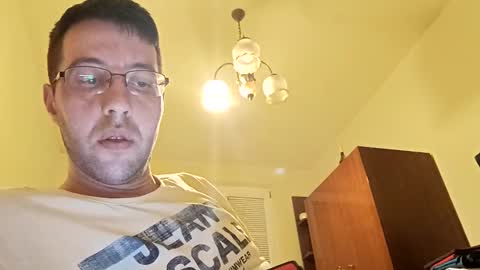 Snapshot of whatwouldyouliketosee chatting on 12.01.24 stoffy online show from 12.01.24