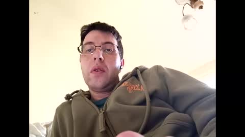 Snapshot of whatwouldyouliketosee chatting on 12.24.24 stoffy online show from 12.24.24