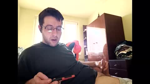 Snapshot of whatwouldyouliketosee chatting on 12.28.24 stoffy online show from 12.28.24