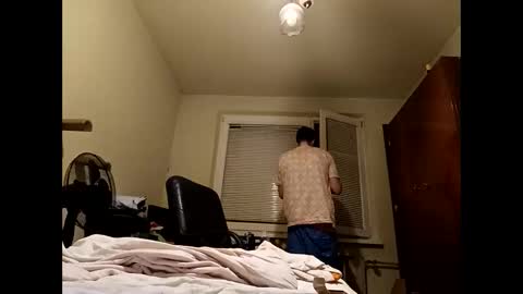 Snapshot of whatwouldyouliketosee chatting on 01.04.25 stoffy online show from 01.04.25