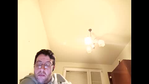 Snapshot of whatwouldyouliketosee chatting on 01.06.25 stoffy online show from 01.06.25