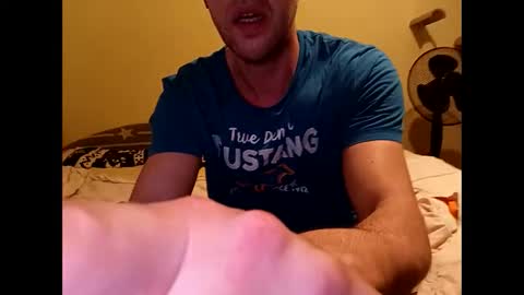 Snapshot of whatwouldyouliketosee chatting on 02.02.25 stoffy online show from 02.02.25