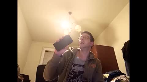 Snapshot of whatwouldyouliketosee chatting on 02.14.25 stoffy online show from 02.14.25