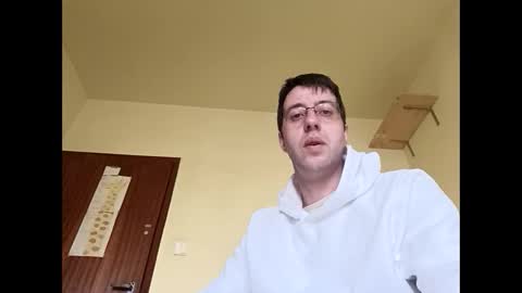 Snapshot of whatwouldyouliketosee chatting on 02.19.25 stoffy online show from 02.19.25