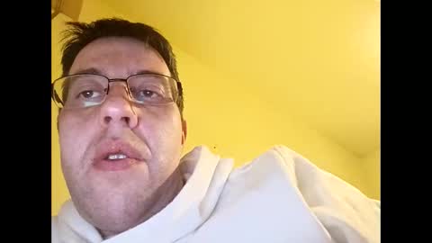 Snapshot of whatwouldyouliketosee chatting on 02.19.25 stoffy online show from 02.19.25