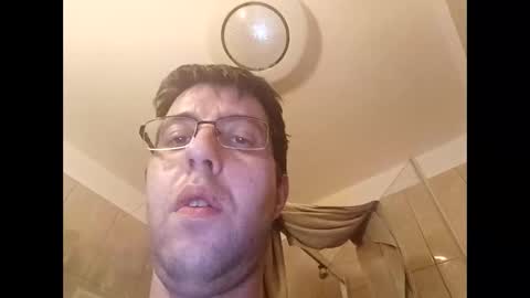 Snapshot of whatwouldyouliketosee chatting on 03.04.25 stoffy online show from 03.04.25