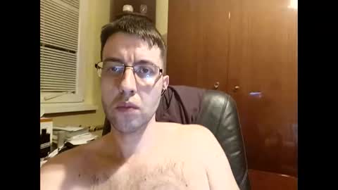 Snapshot of whatwouldyouliketosee chatting on 03.12.25 stoffy online show from 03.12.25