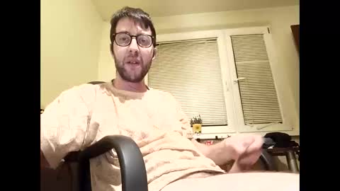 Snapshot of whatwouldyouliketosee chatting on 10.17.25 stoffy online show from 10.17.25