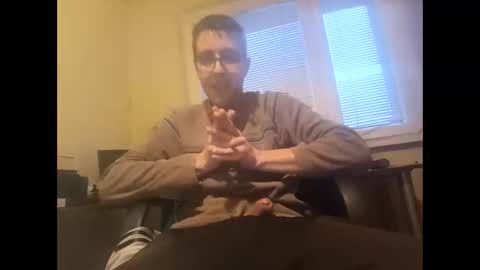 Snapshot of whatwouldyouliketosee chatting on 11.25.25 stoffy online show from 11.25.25