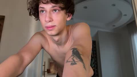 Mia  Please help me to reach 100 thumps up online show from 11.26.25