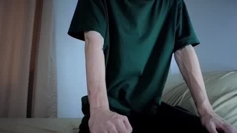 whispero_o online show from 11.06.25