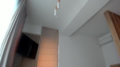 Snapshot of whisperoflust chatting on 01.04.25 Michael online show from 01.04.25