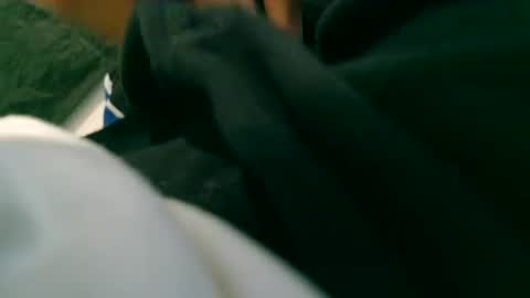 white528900 online show from 09.25.25