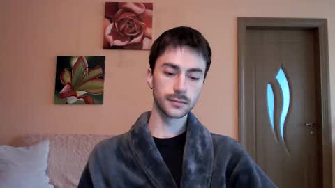 Snapshot of white_sport chatting on 10.07.25 Tom online show from 10.07.25