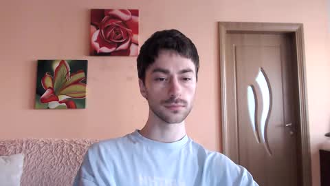 Snapshot of white_sport chatting on 11.24.25 Tom online show from 11.24.25