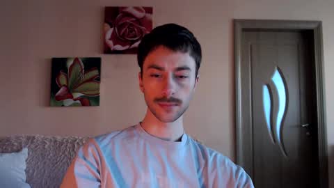 Snapshot of white_sport chatting on 12.15.25 Tom online show from 12.15.25