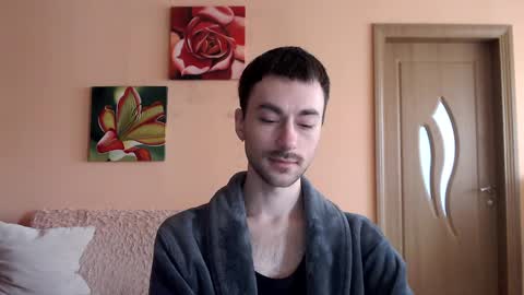 Snapshot of white_sport chatting on 03.28.26 Tom online show from 03.28.26