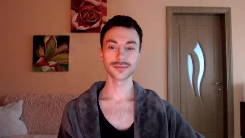 Snapshot of white_sport chatting on 03.31.26 Tom online show from 03.31.26