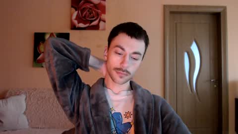 Snapshot of white_sport chatting on 04.01.26 Tom online show from 04.01.26