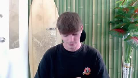 Snapshot of whiteboyinasia chatting on 09.18.25 Christian online show from 09.18.25