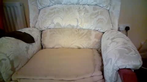 Snapshot of whitebriefs009 chatting on 11.24.25 whitebriefs009 online show from 11.24.25