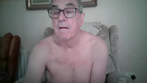 Snapshot of whitebriefs009 chatting on 12.20.25 whitebriefs009 online show from 12.20.25