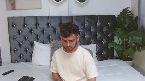 Snapshot of whitedylan9 chatting on 02.03.25 Dylan white online show from 02.03.25