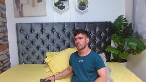 Snapshot of whitedylan9 chatting on 02.06.25 Dylan white online show from 02.06.25