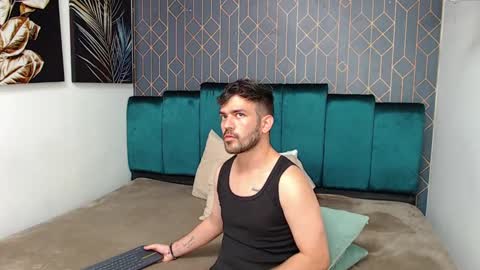 Snapshot of whitedylan9 chatting on 02.10.25 Dylan white online show from 02.10.25