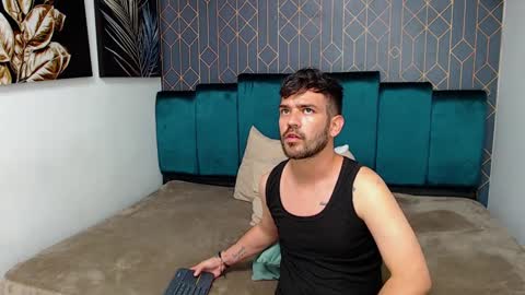 Snapshot of whitedylan9 chatting on 02.11.25 Dylan white online show from 02.11.25