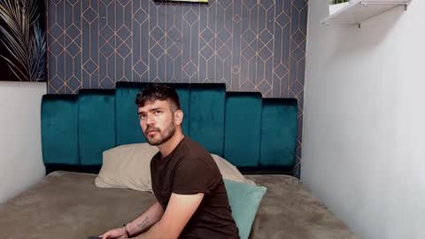 Snapshot of whitedylan9 chatting on 02.11.25 Dylan white online show from 02.11.25