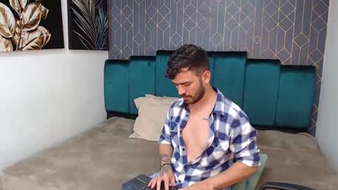 Snapshot of whitedylan9 chatting on 02.13.25 Dylan white online show from 02.13.25