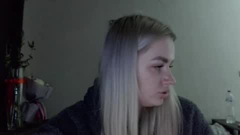 Snapshot of whitehex666 chatting on 12.18.25 whitehex666 online show from 12.18.25