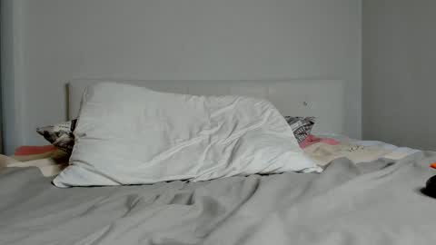 Snapshot of whitepumaari chatting on 01.08.25 Ari online show from 01.08.25